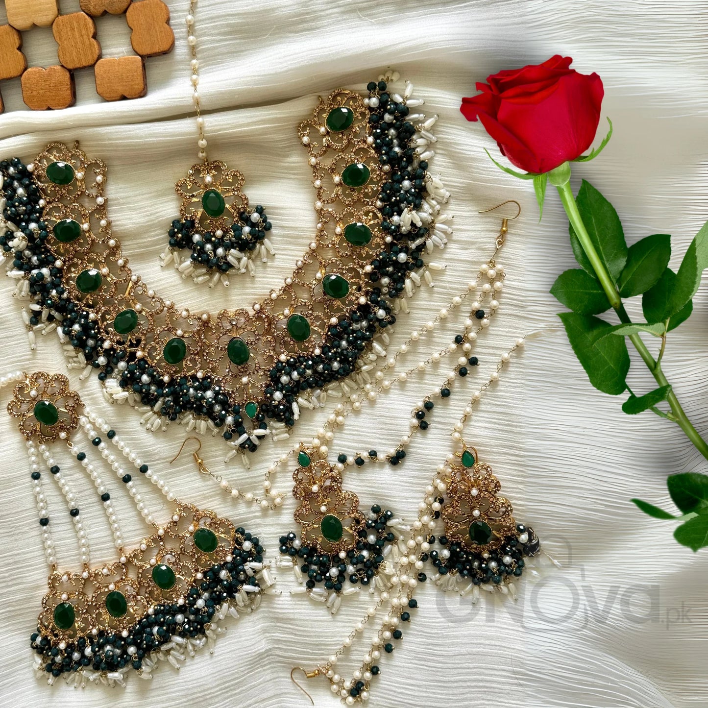 Luxury Bridal Jewelry Set – Pearl Embellished Design
