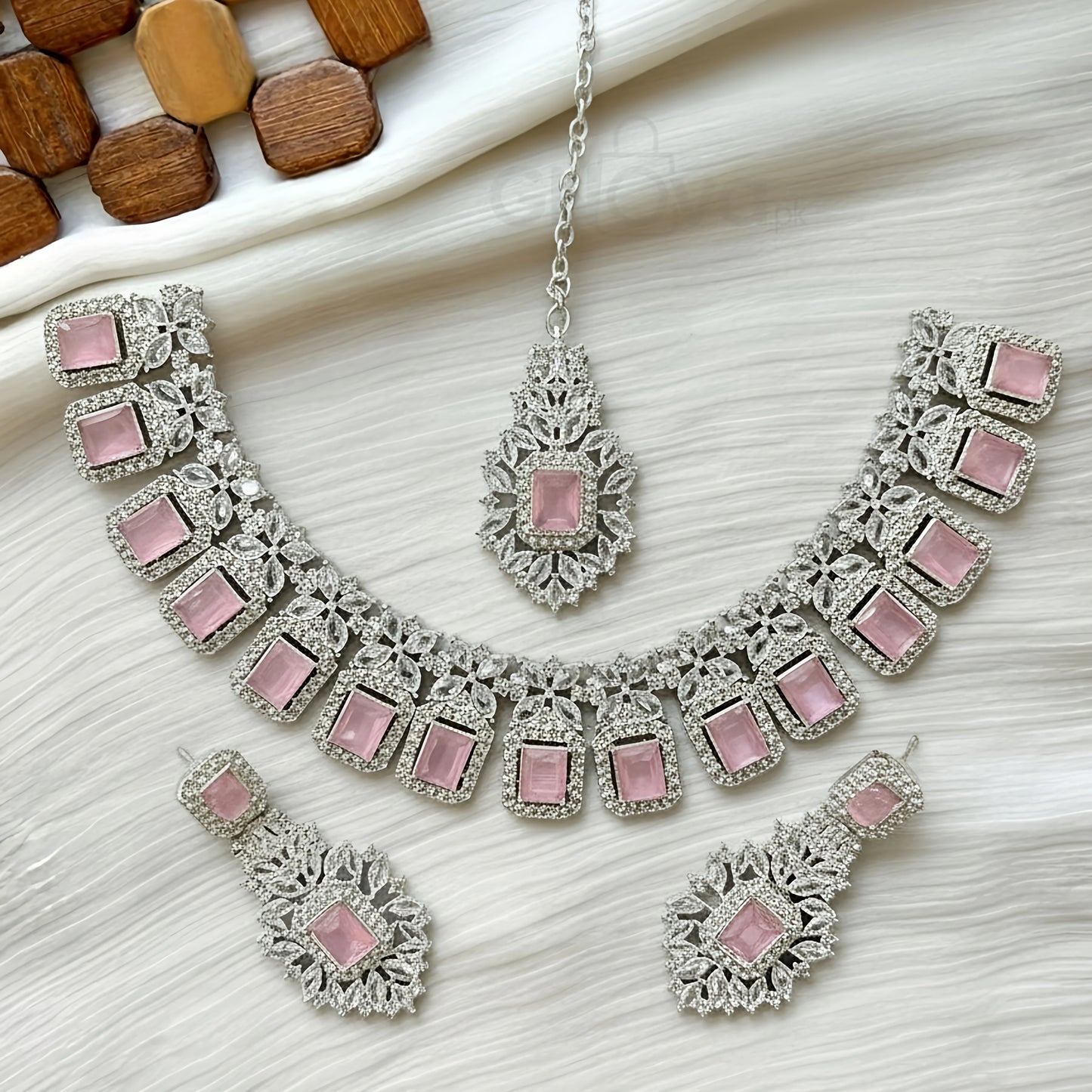 Luxury Stone-Worked Choker Set