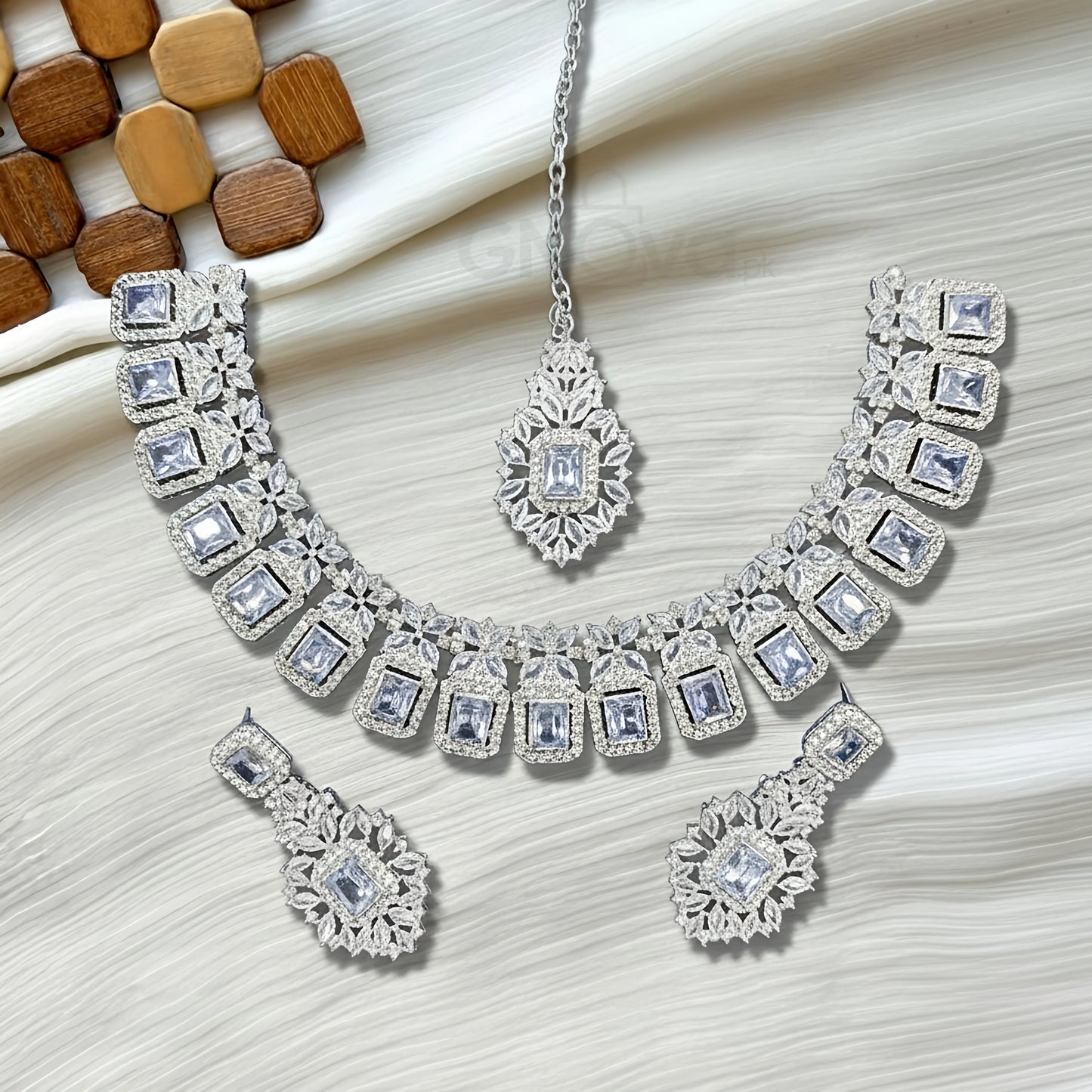 Luxury Stone-Worked Choker Set