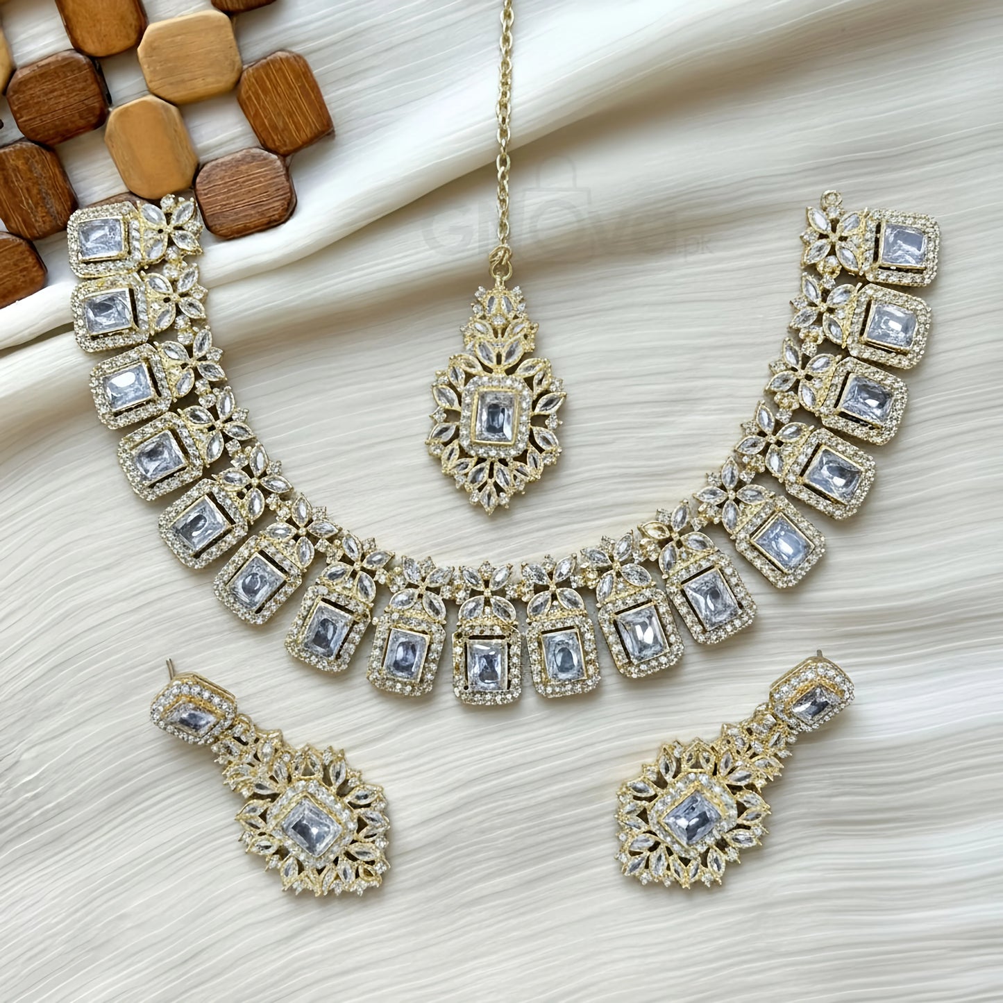 Luxury Stone-Worked Choker Set