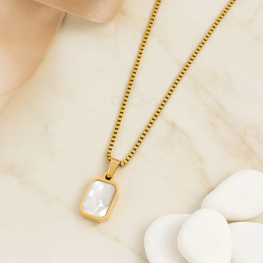 Classic Box Pendant Chain – Minimal Everyday Necklace