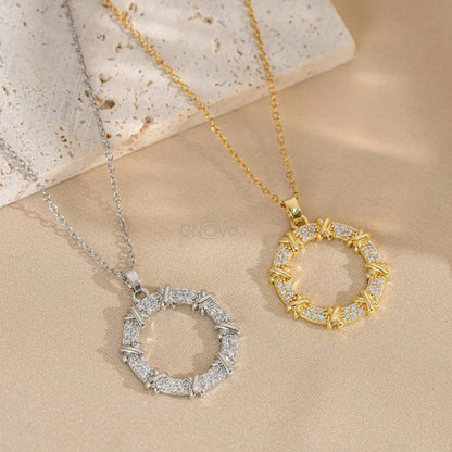 Elegant Crystal Circle Pendant Necklace – Premium Stainless Steel