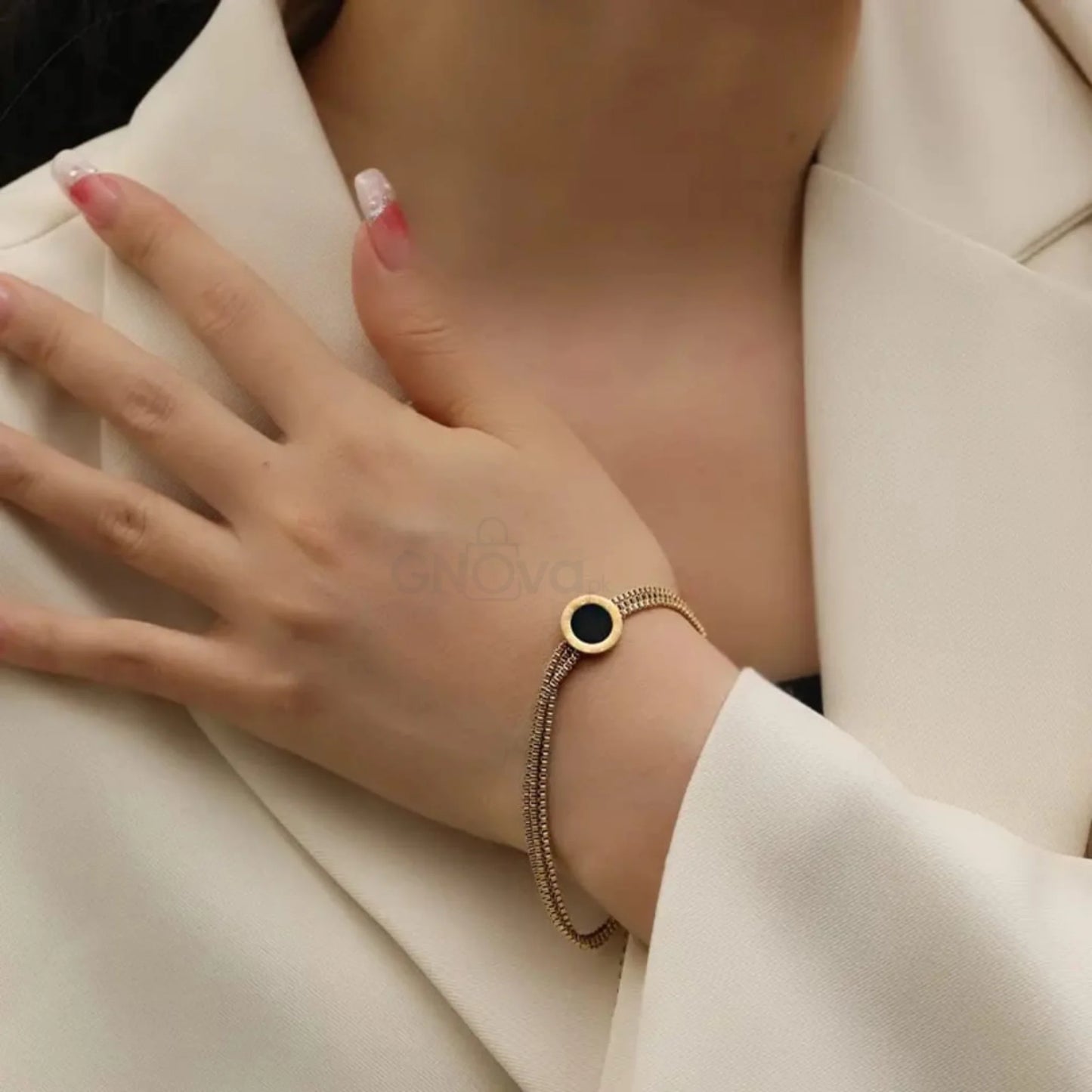 Elegant Round Charm Bracelet – Stainless Steel Adjustable Chain