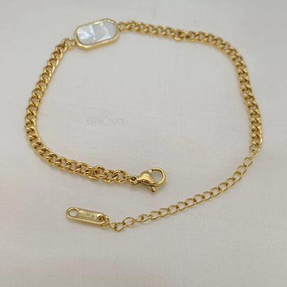 Classic Chain Bracelet with Minimal Rectangular Charm – Stainless Steel