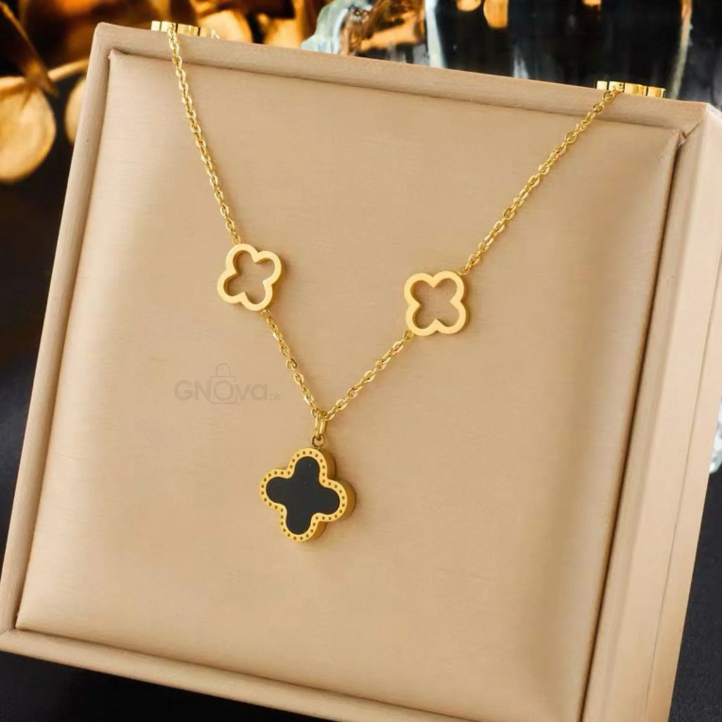 Elegant Clover Charm Necklace – Premium Stainless Steel