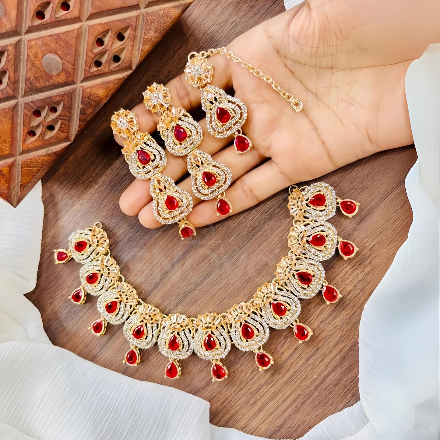 Luxury Jewelry Set – Stone Embellished Design