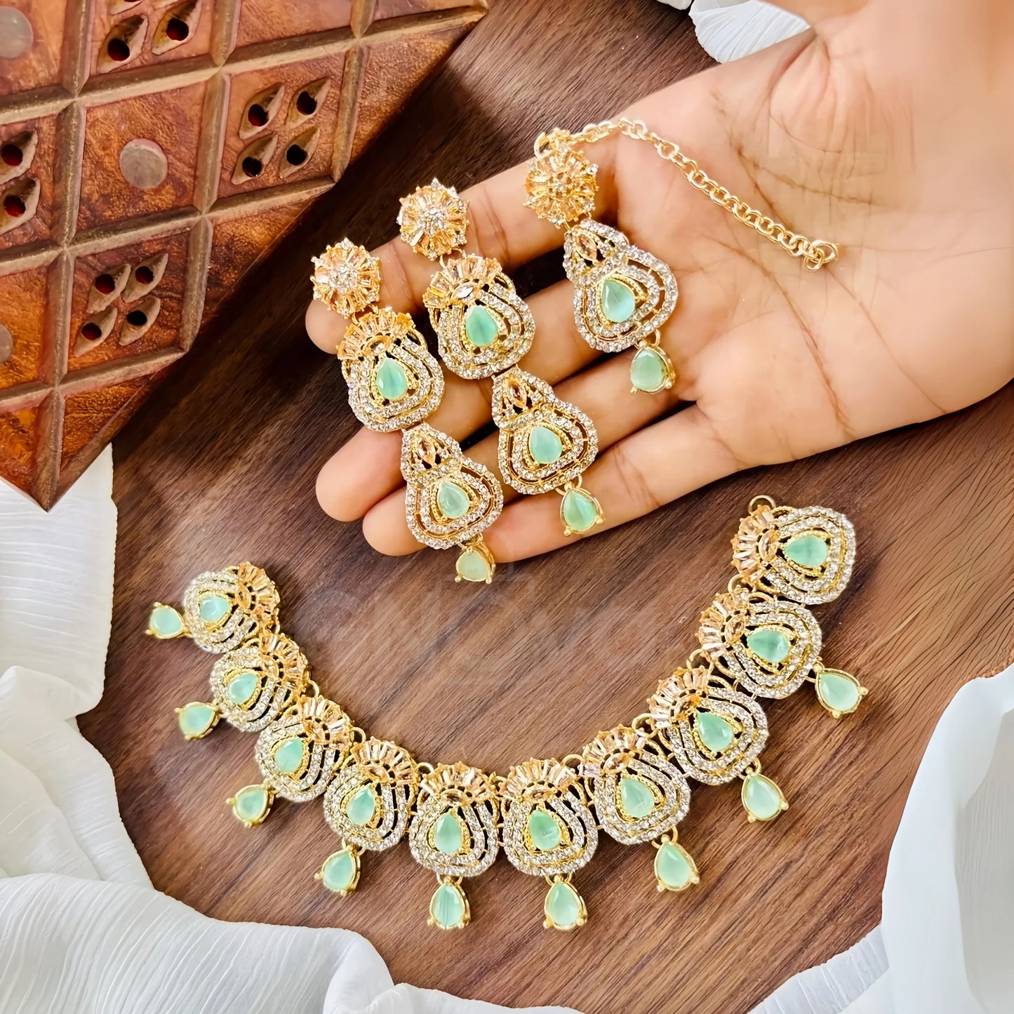 Luxury Jewelry Set – Stone Embellished Design