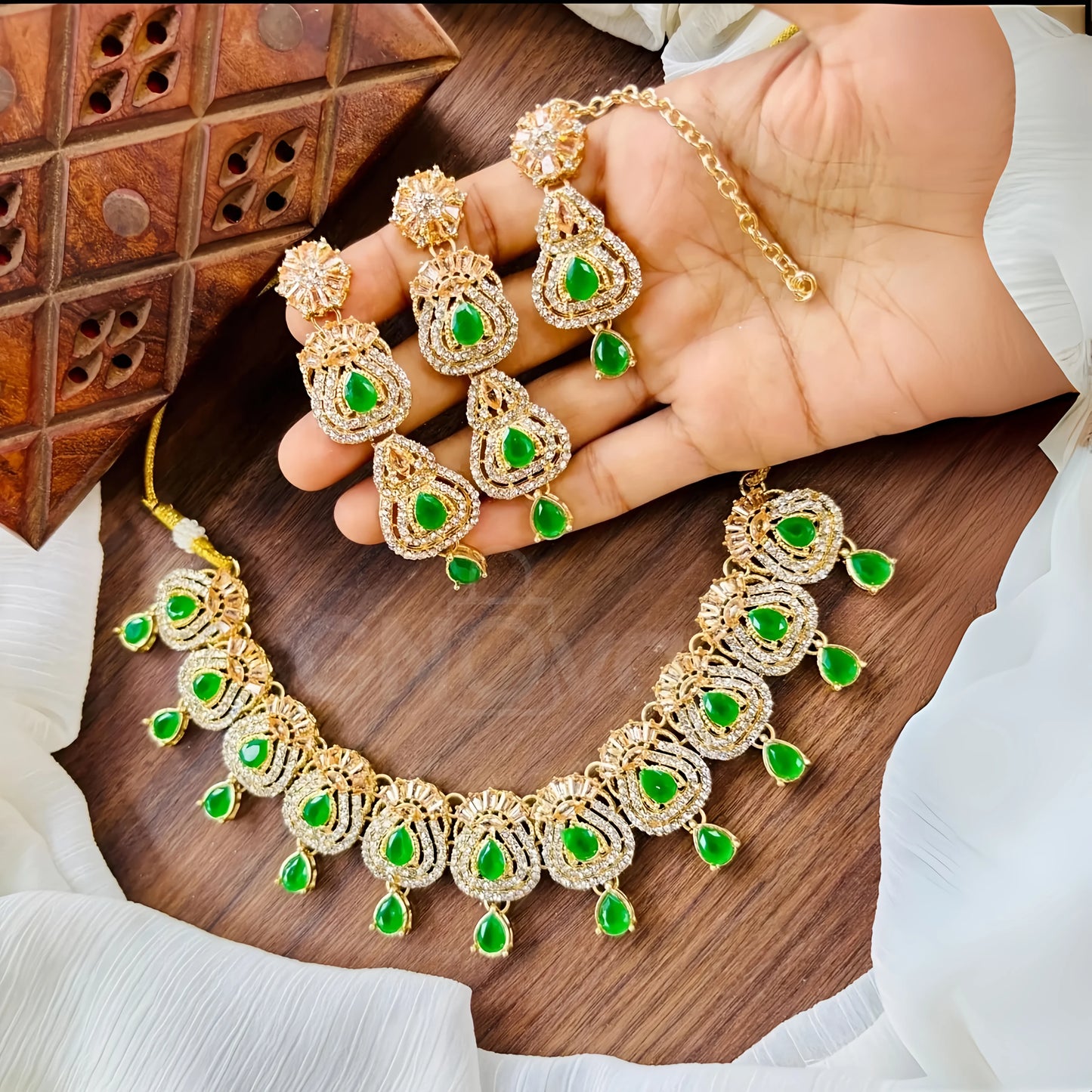 Luxury Jewelry Set – Stone Embellished Design