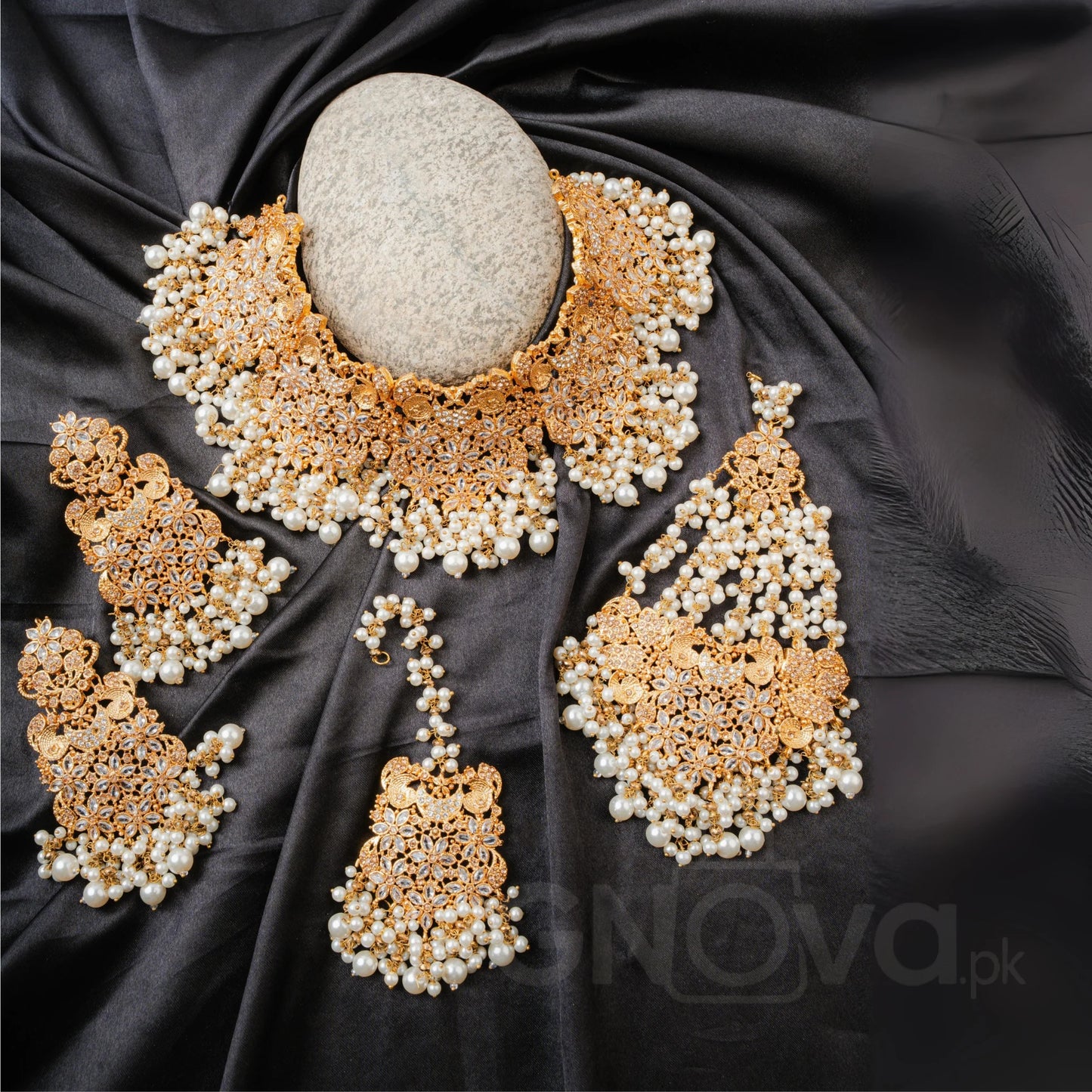 Luxury Bridal Choker Set – 4 Piece Traditional Jewelry Collection
