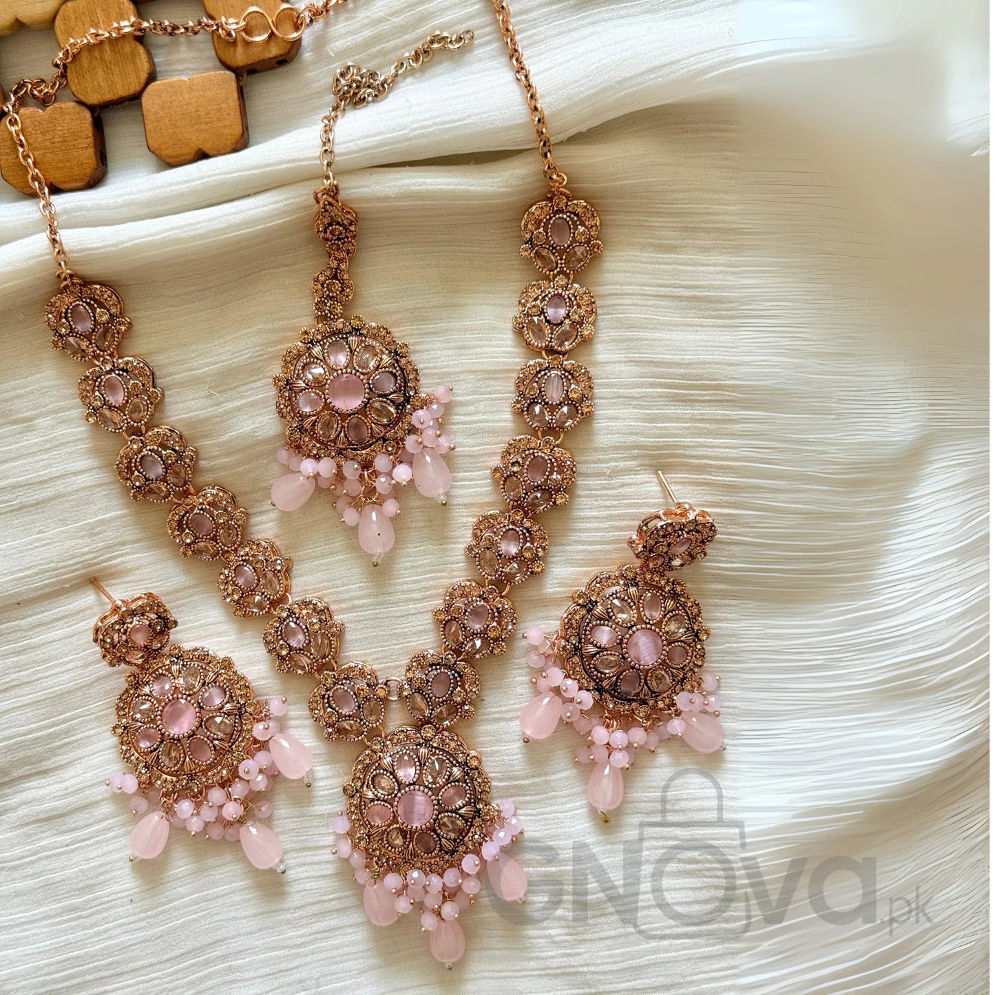Traditional Necklace & Earrings Set – Elegant Handcrafted Jewelry