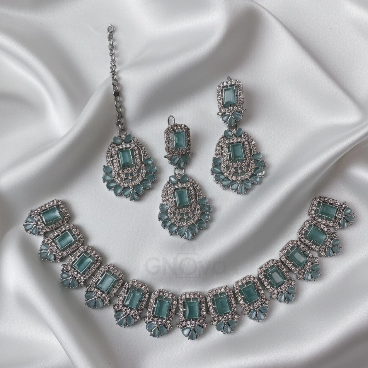 Luxury Bridal Crystal Jewelry Set – Necklace, Earrings & Tikka