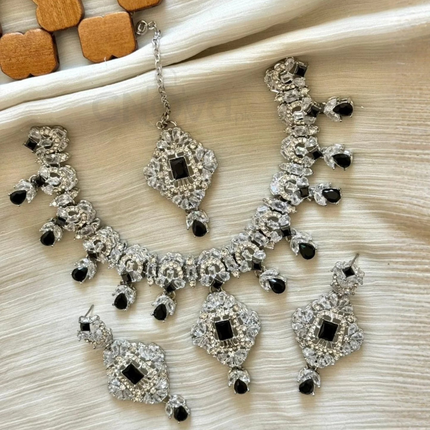 Luxury Crystal Choker Set with Earrings & Maang Tikka