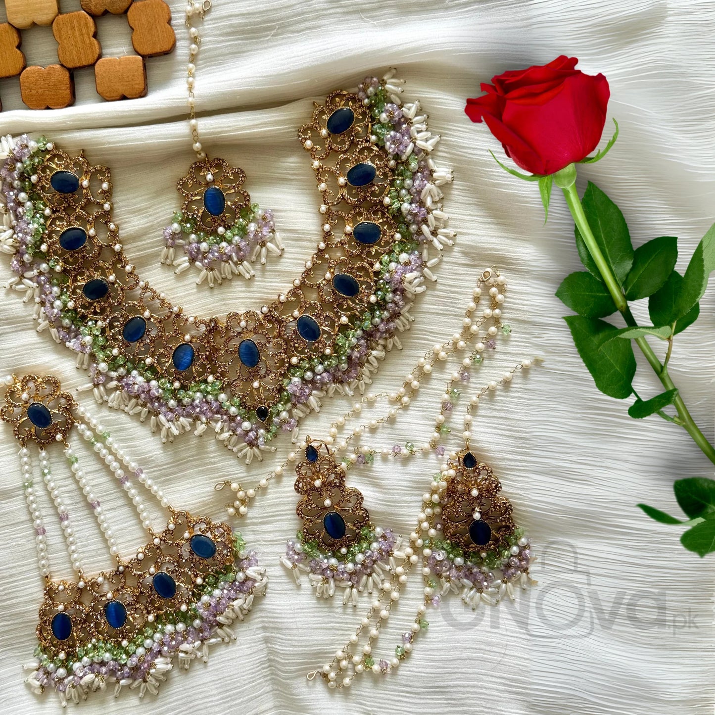 Luxury Bridal Jewelry Set – Pearl Embellished Design
