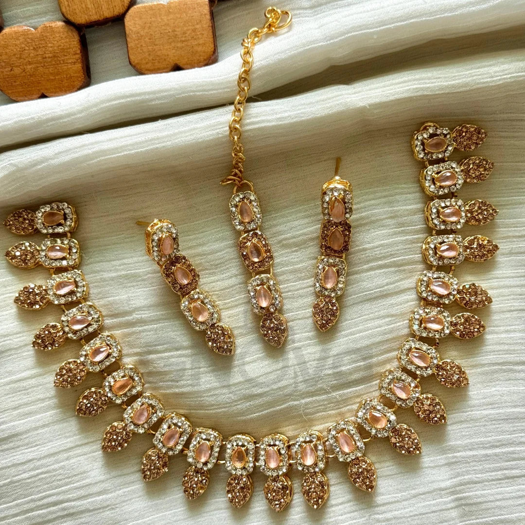 Zircon & Emerald Choker Jewelry Set – Necklace, Earrings & Maang Tikka