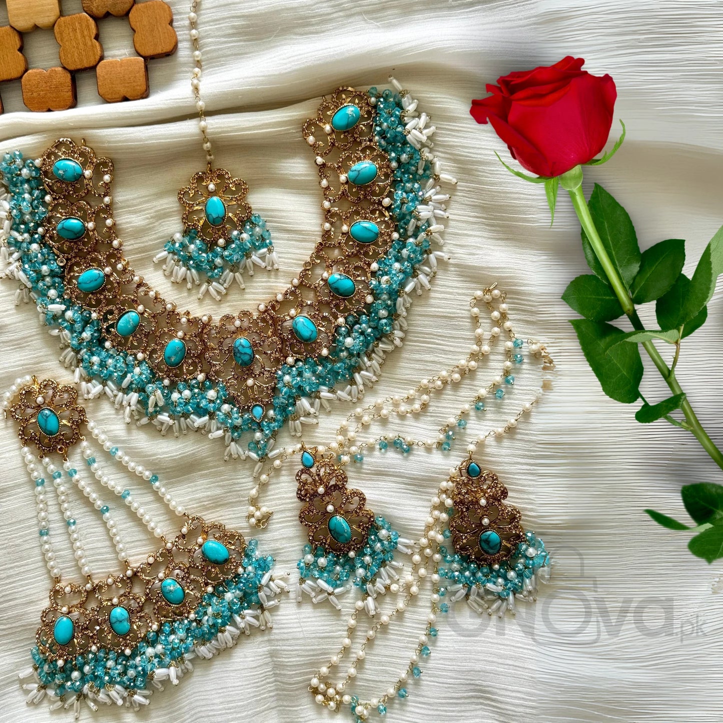 Luxury Bridal Jewelry Set – Pearl Embellished Design